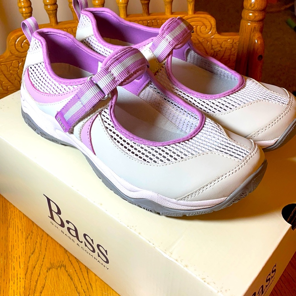 New in Box!! Bass Panama Size 8